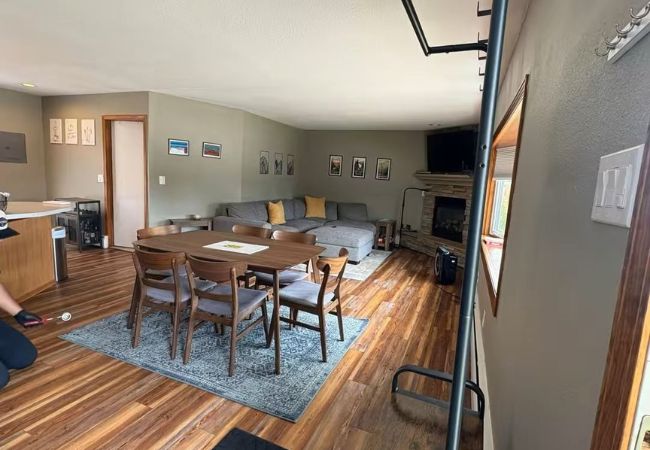 Living Area Cleaning